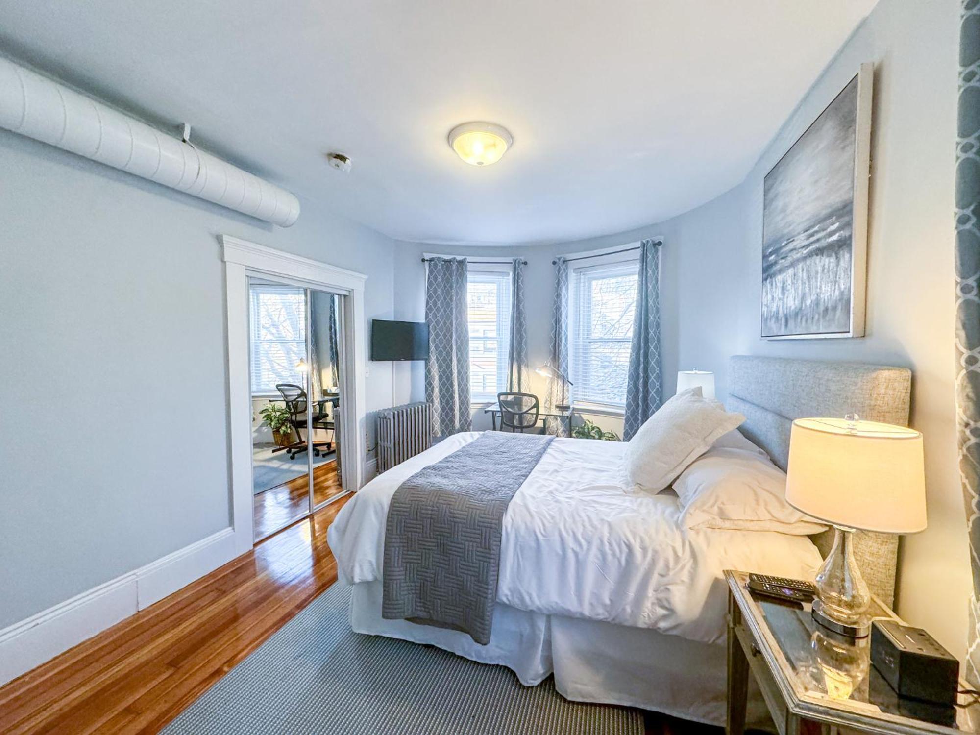 Huge,3 Bed,2Bath,Public Transport,Boston,Sleeps 9 Appartement Brookline Buitenkant foto