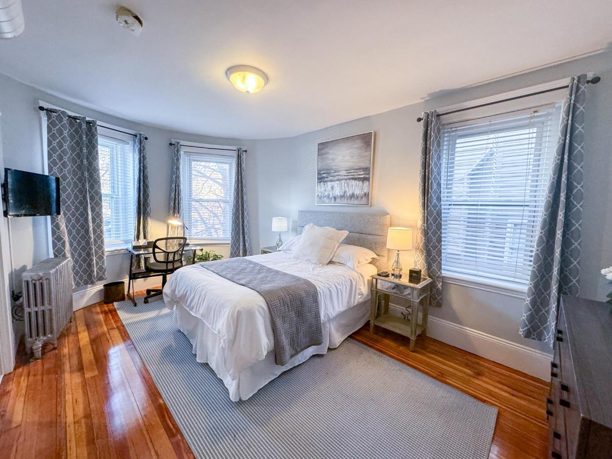 Huge,3 Bed,2Bath,Public Transport,Boston,Sleeps 9 Appartement Brookline Buitenkant foto