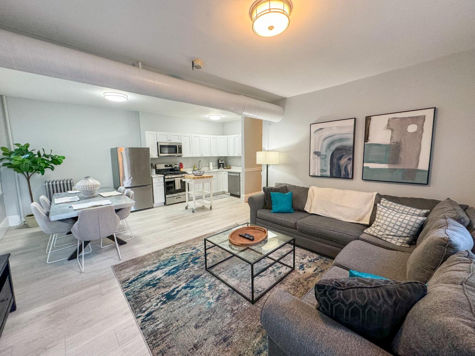 Huge,3 Bed,2Bath,Public Transport,Boston,Sleeps 9 Appartement Brookline Buitenkant foto